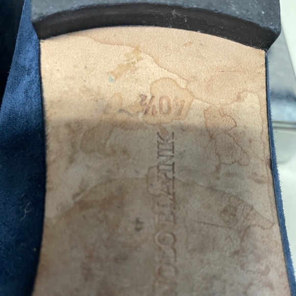 Manolo Blahnik Blu Suede Flats - Picture 4 of 5